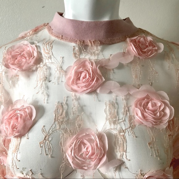 WoWo NWT Pink Lace 3D Flower Petals Top Size XL - Picture 4 of 7